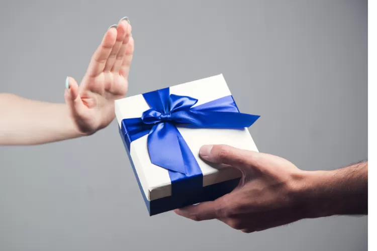 Cara Menolak Pemberian Atau Hadiah Yang Tidak Kamu Butuhkan